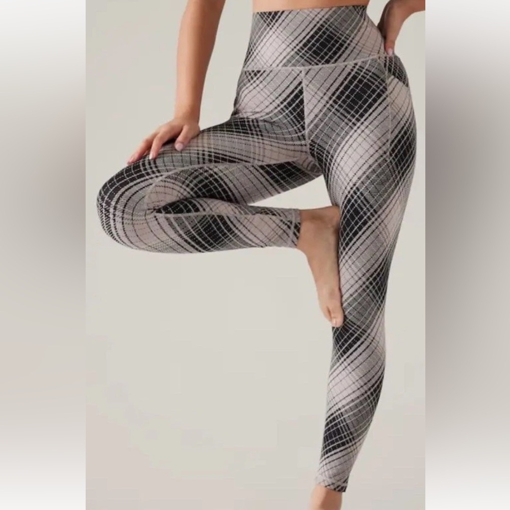Athleta Salutation Stash Textured Tight Size Medium, never worn - Picture 5 of 9